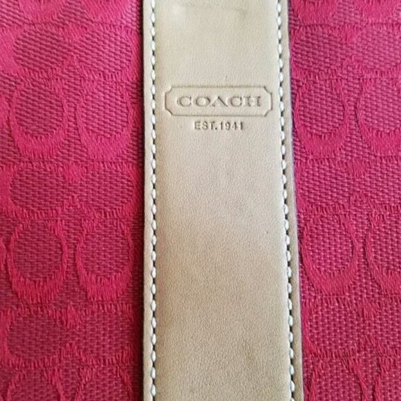 Coach Voyager Signature Red Laptop Sleeve - Picture 9 of 11